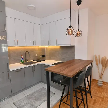 Apartament Dina *