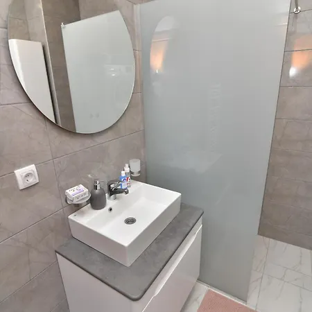 Dina Apartment *