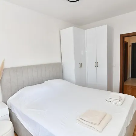 Dina Apartment