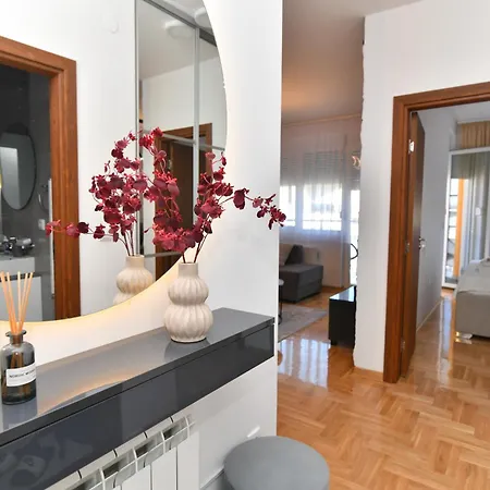 Dina Apartament *